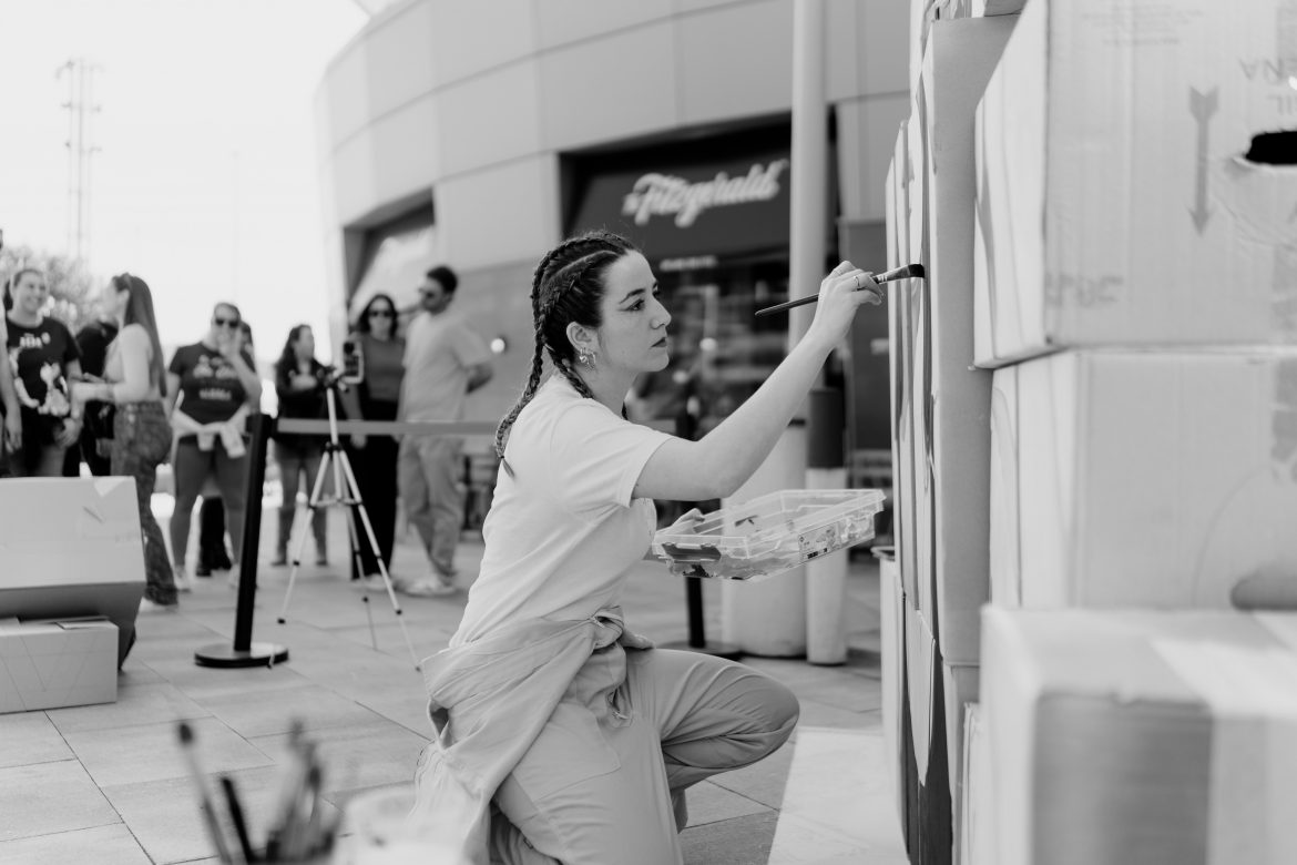 Esther-Moya-Pintando-Creatividad-Activa